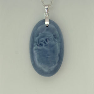 Pendentif Cabochon Opale Bleue, “Candide”