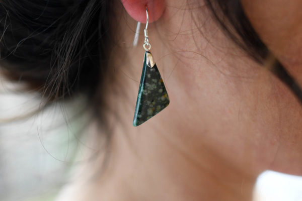 Boucles d’oreilles en argent 925 et jaspe océan pierre triangle
