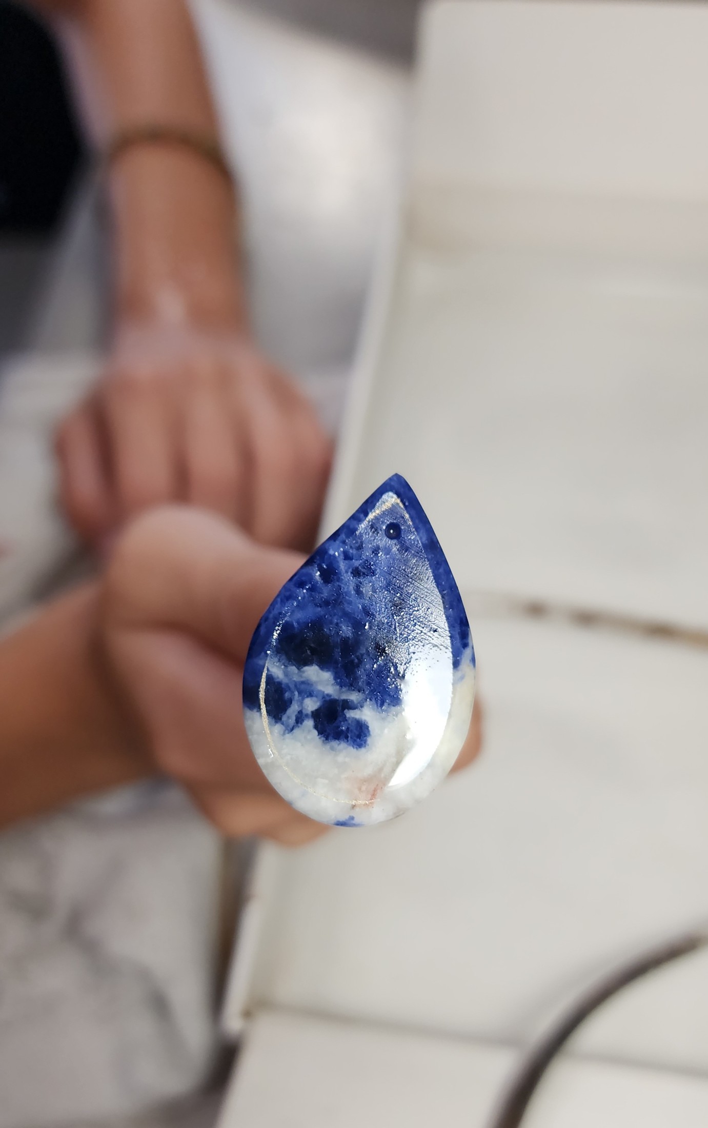 Travail de la pierre à l’atelier.